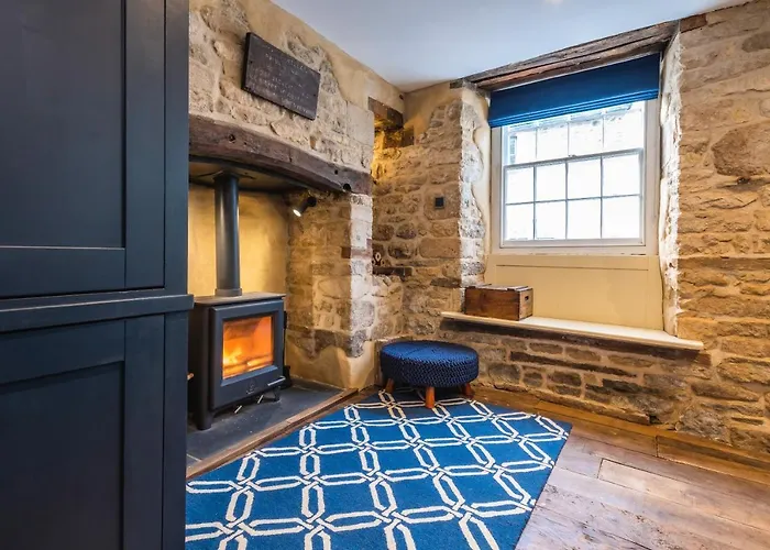 Number 6 Stamford - Boutique Grade II Listed Townhouse
