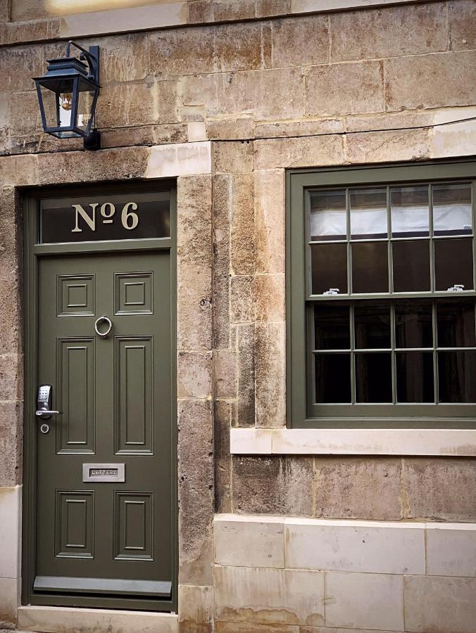 Number 6 - Boutique Grade Ii Listed Townhouse Stamford
